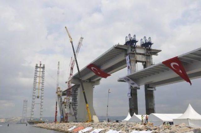 Mammoth Deck Mounted On İzmit Bay Bridge In Turkey