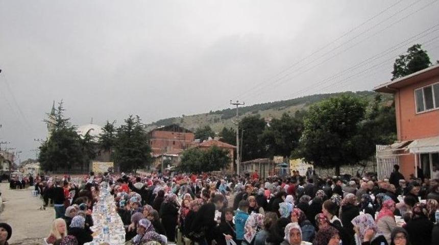 Boz&uuml;y&uuml;k Dodurga Belde Belediyesi İftarı Yoğun Katılıma Sahne Oldu
