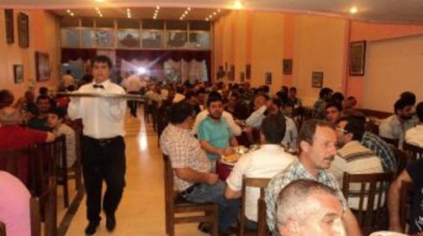 Malatyalı Esnaflar, İftar Yemeğinde Bir Araya Geldi