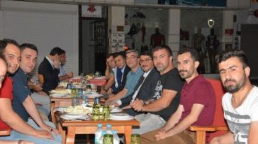 Başkan &Ccedil;elik Esnafın Sahur Davetini Geri &Ccedil;evirmedi