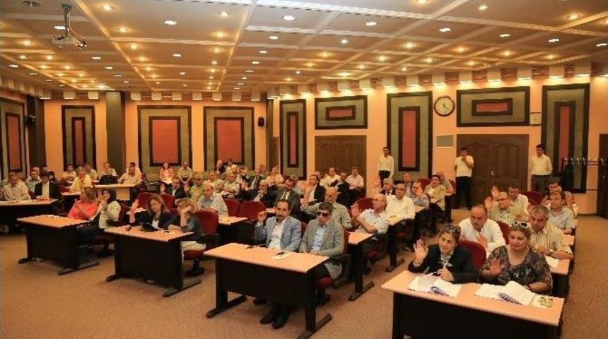 15 Ek G&uuml;ndem Olmak &Uuml;zere Toplam 42 Karar İle Meclis Toplantısı