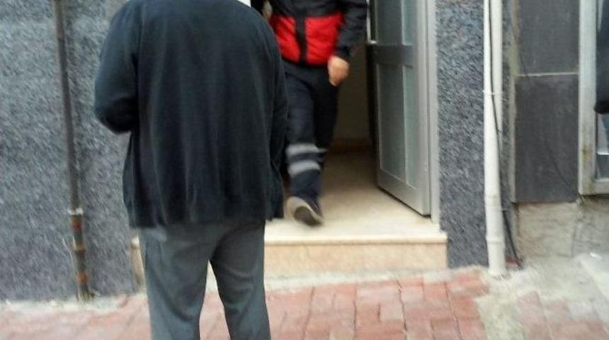 Asans&ouml;rde Mahsur Kalan Şahsı İtfaiye Kurtardı