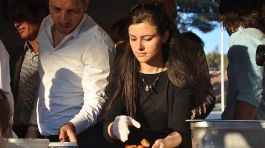 Reyhanlı'da 2500 Kişiye Yemek Dağıtıldı