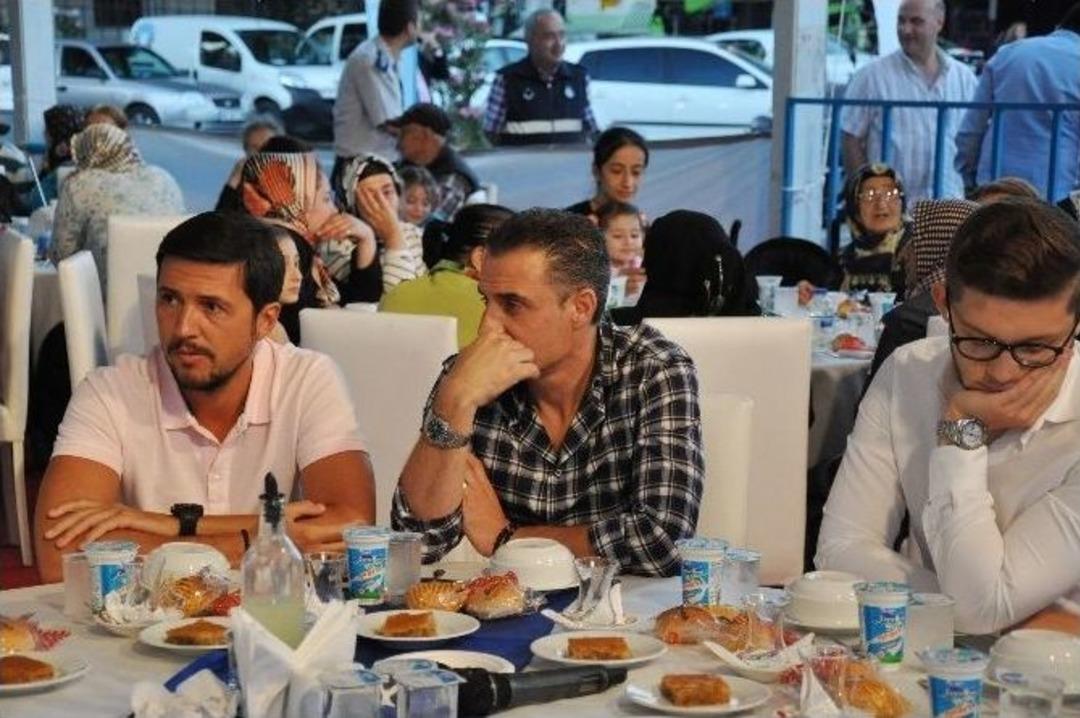 Bjk Y&ouml;neticileri İftar &Ccedil;adırına Konuk Oldu