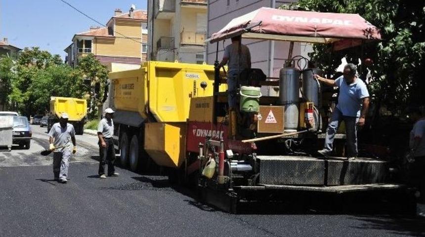 Karaman Belediyesi&rsquo;nin Asfalt &Ccedil;alışmaları S&uuml;r&uuml;yor