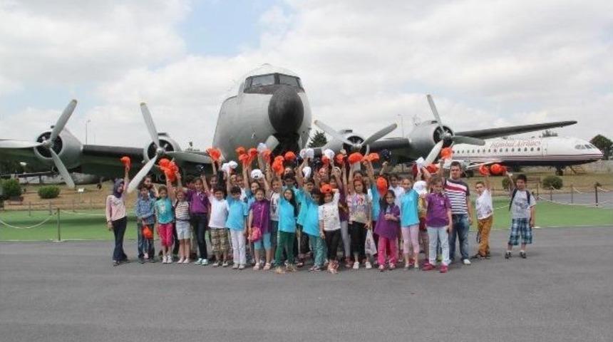 K&uuml;&ccedil;&uuml;k Kaşifler U&ccedil;akların D&uuml;nyasını Keşfetti