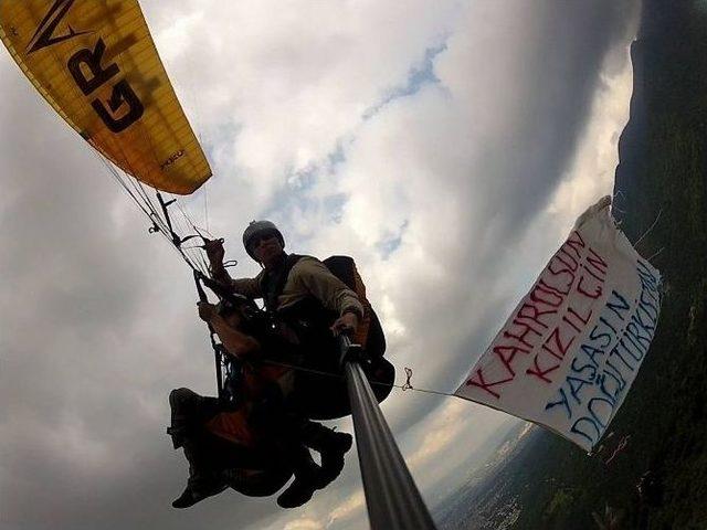 (özel Haber) Çin’e Bir Protesto Da 800 Metre Yükseklikte Geldi