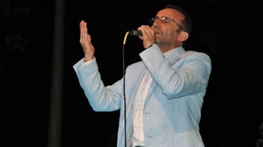 Ömer Karaoğlu, Ezgileriyle Gönüllere Hitap Etti