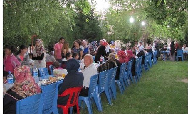 Hisarcık Belediyesi’nden Mahalle İftarı