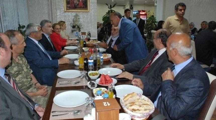 Kars Belediyesi&rsquo;nden Şehit Ve Gazi Ailelerine İftar Yemeği