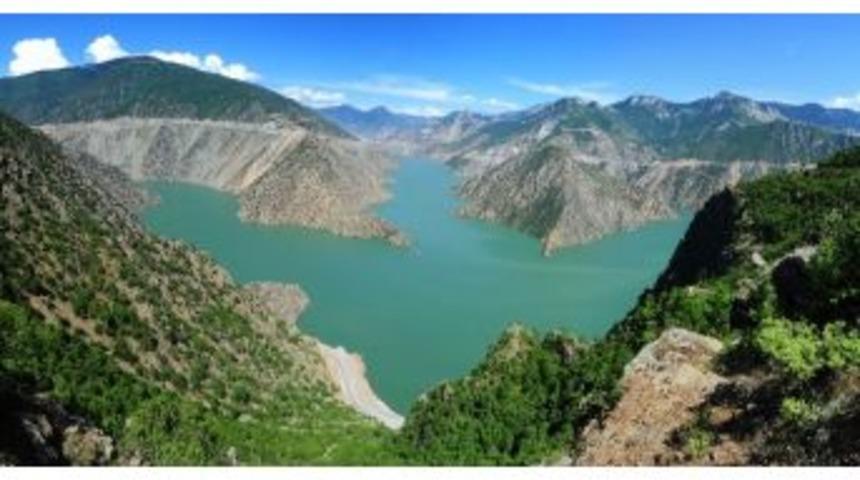 T&uuml;rkiye&rsquo;nin En Y&uuml;ksek Barajı Deriner&rsquo;den Elektrik &Uuml;retiminde Rekor