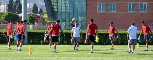 Kayserispor’Da 12 Futbolcuyla Sezon Açılışı