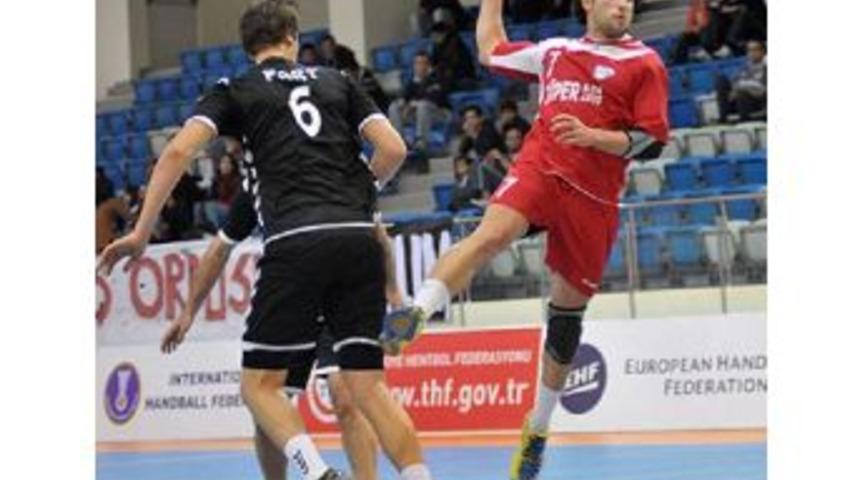 Nil&uuml;fer Belediyespor Hentbolde Mert'le Anlaştı