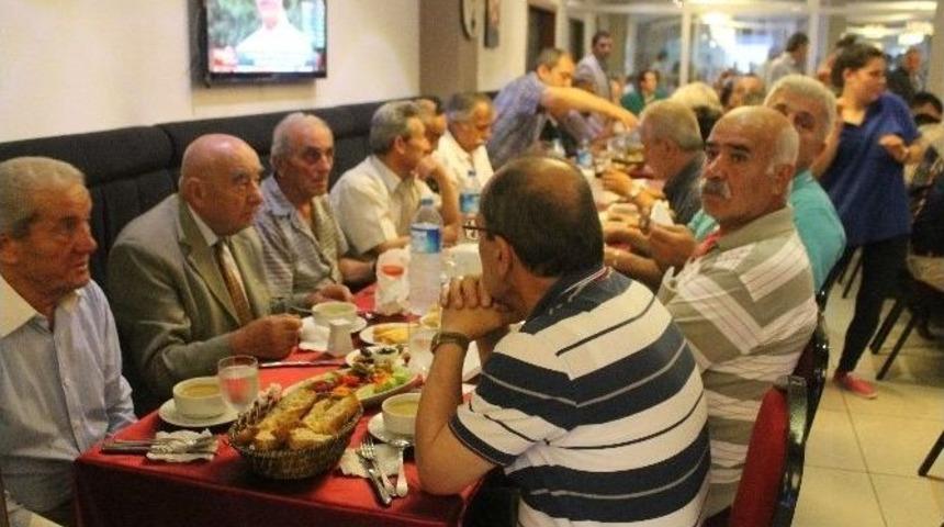 Ak Parti Merkez İl&ccedil;e Başkanlığı Muhtarları İftarda Ağırladı