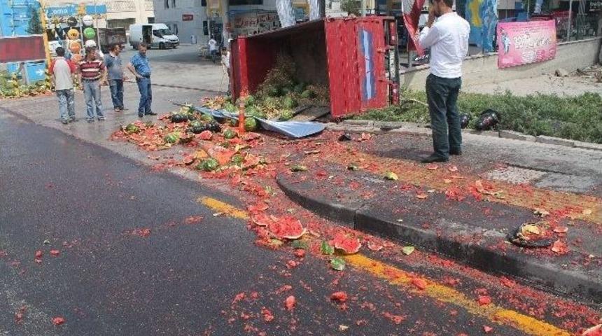 Y&uuml;zlerce Karpuz Yola Sa&ccedil;ıldı