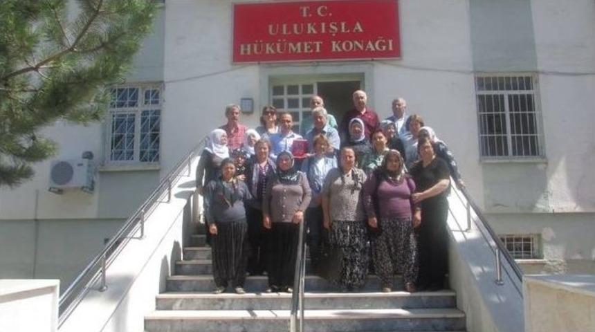 Kadınlar Kaymakam&rsquo;dan K&ouml;ylerine Spor Aletleri İstedi