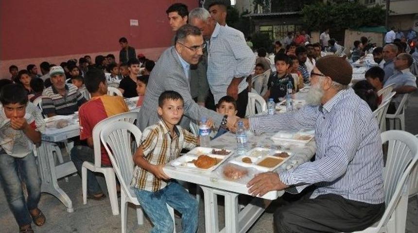 &Ccedil;elikcan Ve Erdin&ccedil; Vatandaşlarla İftarda Buluştu