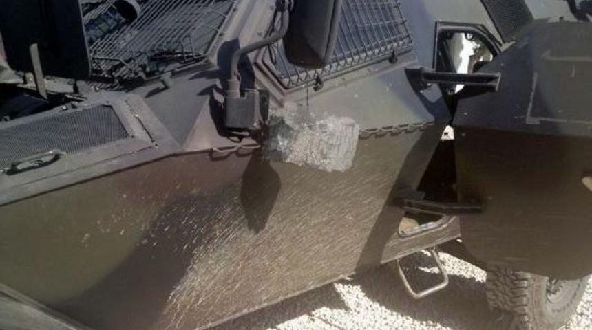 Silvan'da Askeri Araca Yine Pkk Bombası (2)