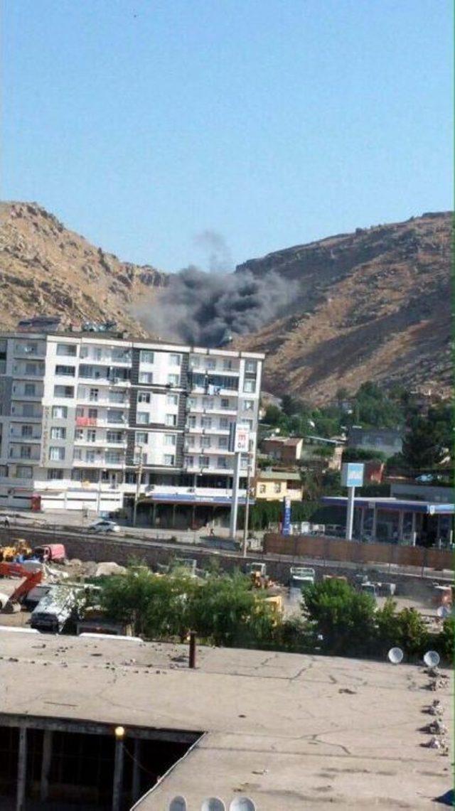 Silvan'da Askeri Araca Yine Pkk Bombası (2)