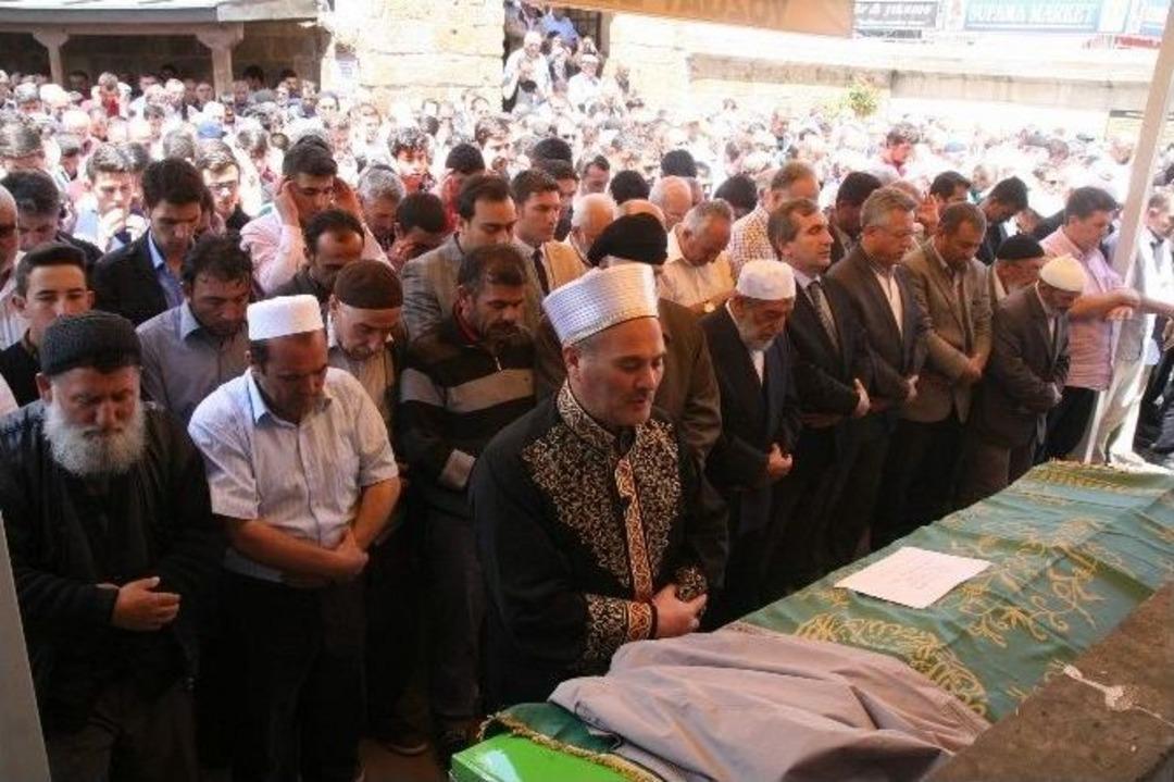 Yozgat&rsquo;ta Kazada &Ouml;len Gen&ccedil;, G&ouml;zyaşları Arasında Toprağa Verildi