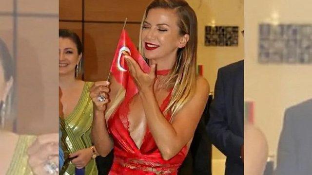 Ivana'dan bayraklı kutlama 