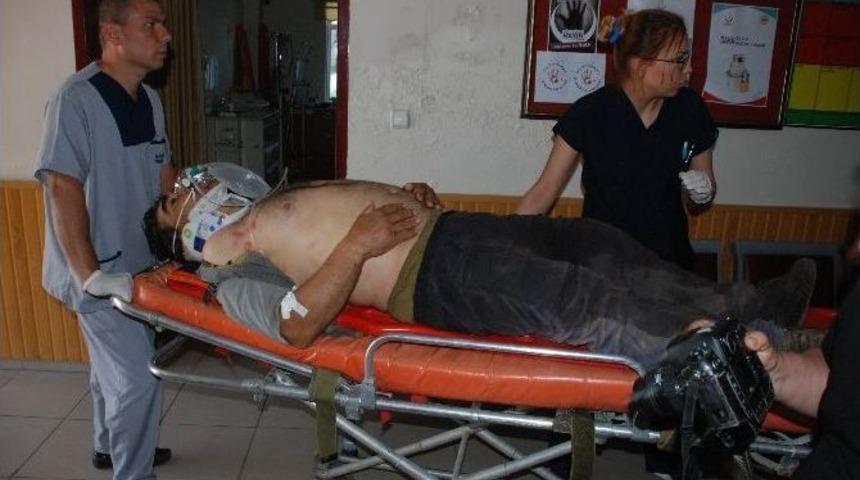 El Freni &Ccedil;ekilmeden Park Edilen Trakt&ouml;r, S&uuml;r&uuml;c&uuml;s&uuml;n&uuml; Ezdi