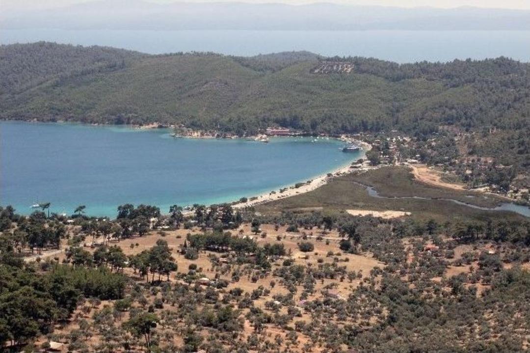 Cennet Koy Su Bekliyor