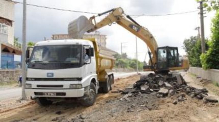 Mahmut &Ccedil;avuş Caddesi&rsquo;nin İkinci Etabı Yapılıyor