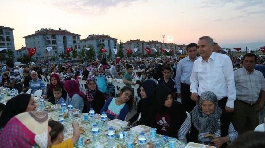 Karahasanlı&rsquo;da G&ouml;n&uuml;l Sofrası Kuruldu