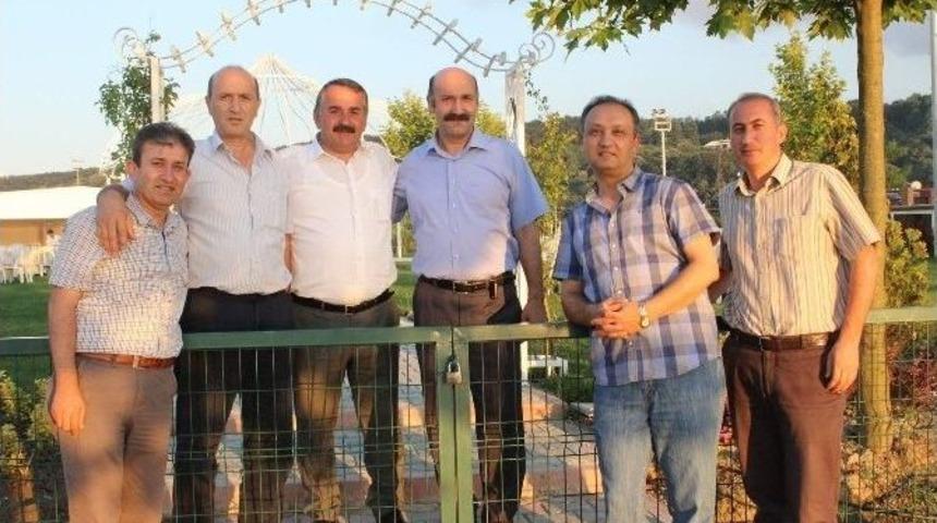 Başkan Karakulluk&ccedil;u, Arifiye G&ouml;lbaşı Parkta İftar Verdi
