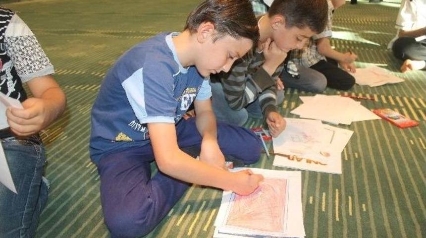 &Ccedil;ocuklar Hayallerini Kağıda D&ouml;kt&uuml;