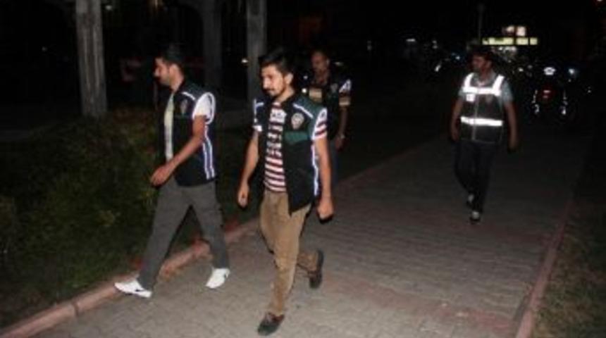 Adana Narkotim&rsquo;den Parklarda &lsquo;torbacı&rsquo; Uygulaması