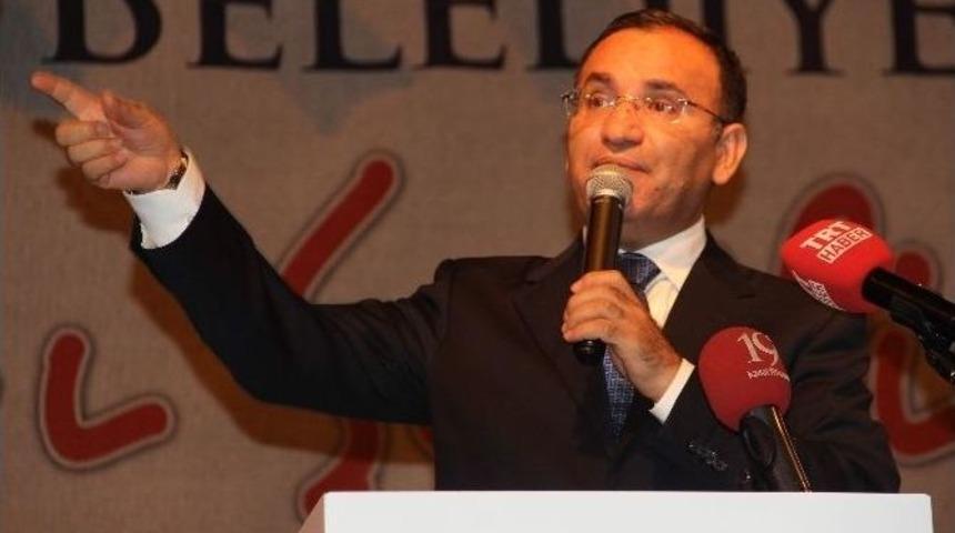 Bekir Bozdağ, &Ccedil;orum&rsquo;da Halk İftarına Katıldı