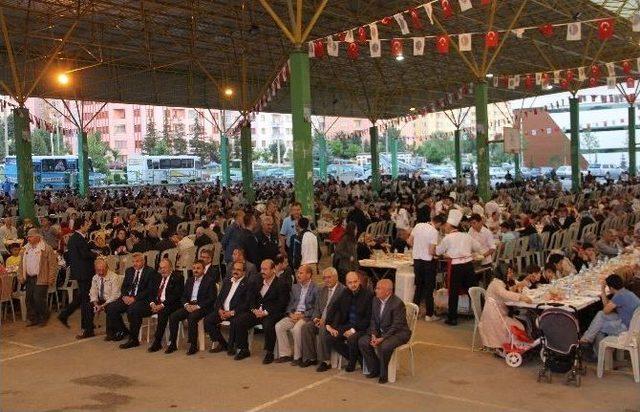 Bekir Bozdağ, Çorum’da Halk İftarına Katıldı