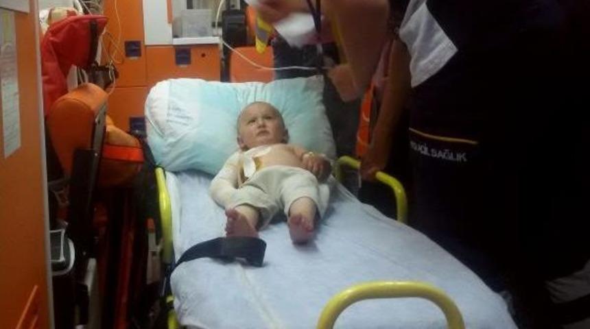 &Uuml;zerine &Ccedil;aydanlıktaki Kaynar Su D&ouml;k&uuml;len &Ccedil;ocuk Yaralandı