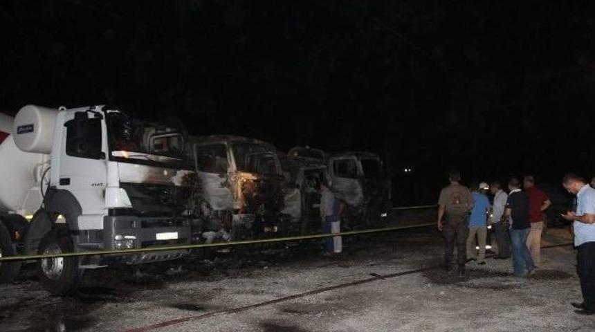 Siirt’te İş Makinaları Yakıldı