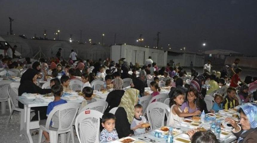 Viranşehir &Ccedil;adırkentte 800 Yetime Y&ouml;nelik İftar&rlm;