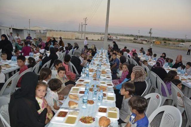 Viranşehir Çadırkentte 800 Yetime Yönelik İftar‏