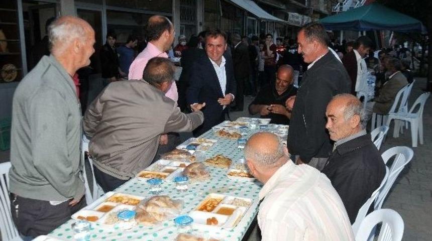 G&uuml;m&uuml;şhane&rsquo;de A&ccedil;ık Hava İftarına Yoğun İlgi