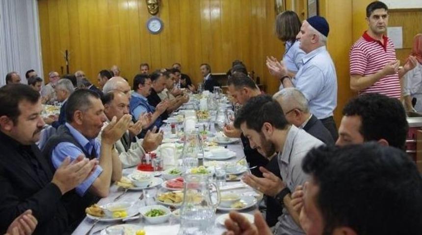 Obm&rsquo;den İftar