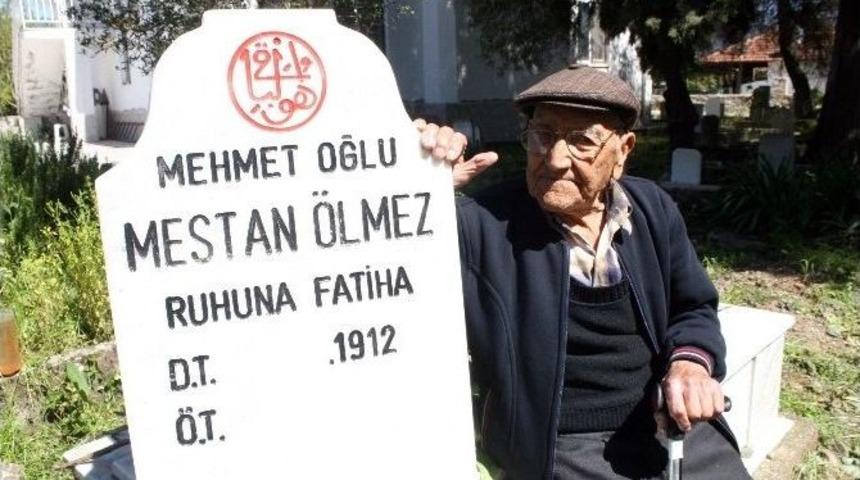 Kendisi İ&ccedil;in Mezar Taşı Yaptırdı