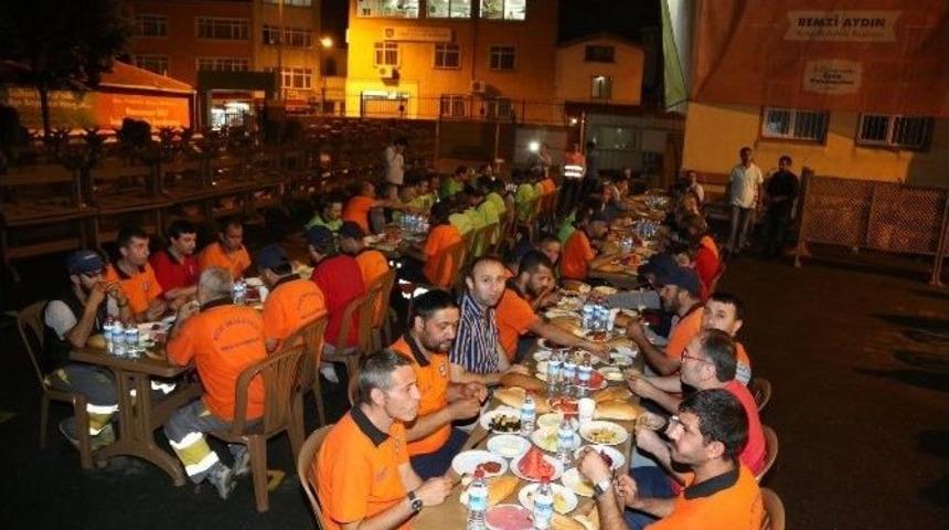 Ey&uuml;p Sultan&rsquo;ın Hizmetkarları Sahurda Buluştu