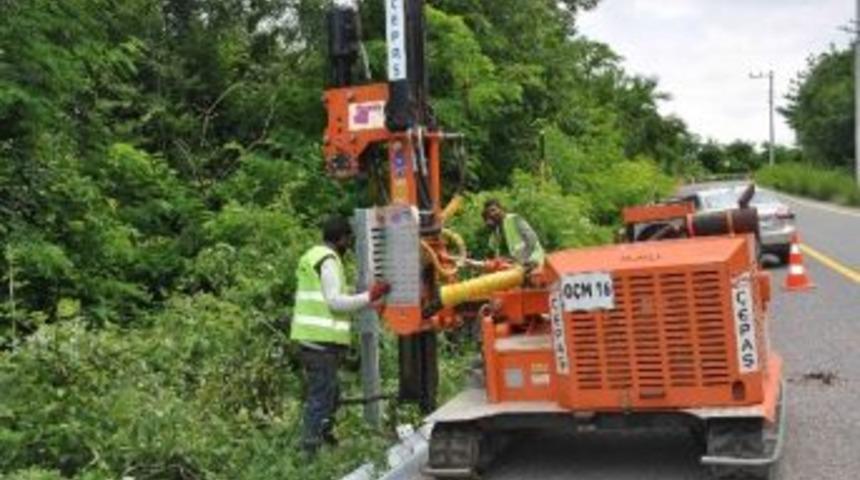 5 Bin Metrelik Yola Oto Korkuluğu