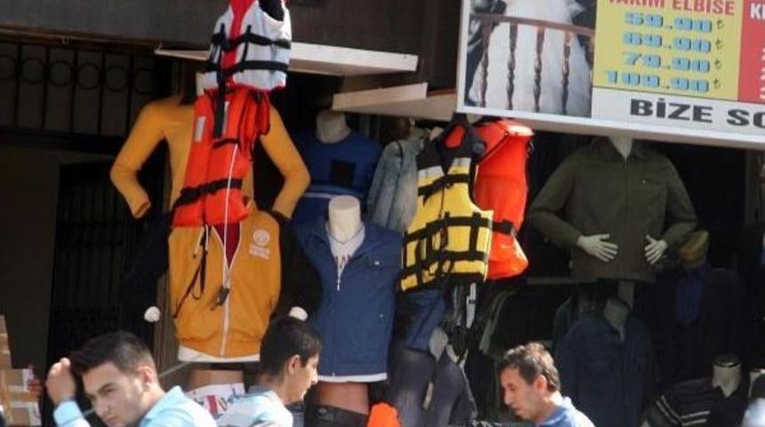 Can Yeleği Satışı Her Yerde