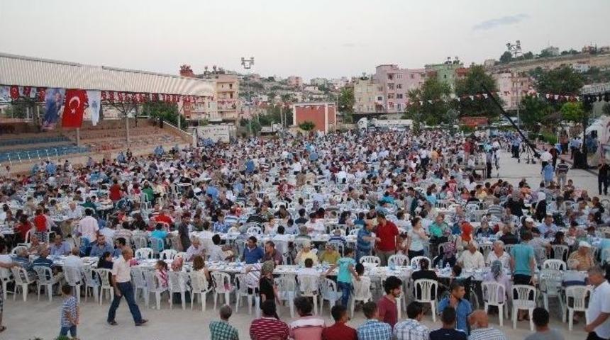 Mersin Büyükşehir Belediyesi Ramazan Sofrasını Silifke’de Kurdu