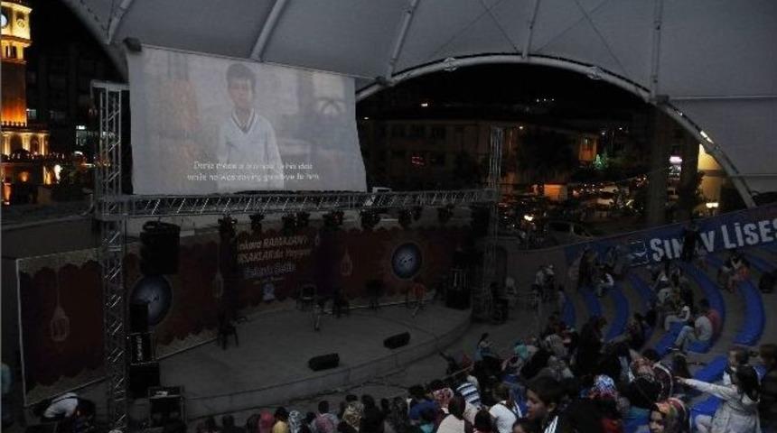 Pursaklar&rsquo;da Ramazan&rsquo;da A&ccedil;ık Hava Sineması B&uuml;y&uuml;k İlgi G&ouml;r&uuml;yor