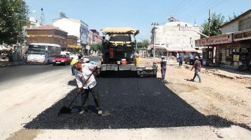 B&uuml;y&uuml;kşehir Belediyesi Alt Yapısı Biten Caddelerin Asfaltını Yeniliyor