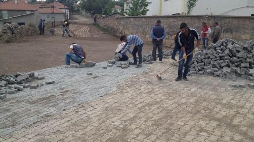 Gemerek&rsquo;te Parke Ve Kanalizasyon &Ccedil;alışmaları S&uuml;r&uuml;yor