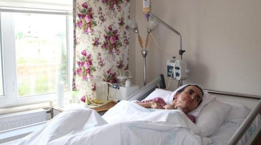 Eşi Guatr Ameliyatında Bitkisel Hayata Girince 1.5 Milyon Liralık Dava A&ccedil;tı