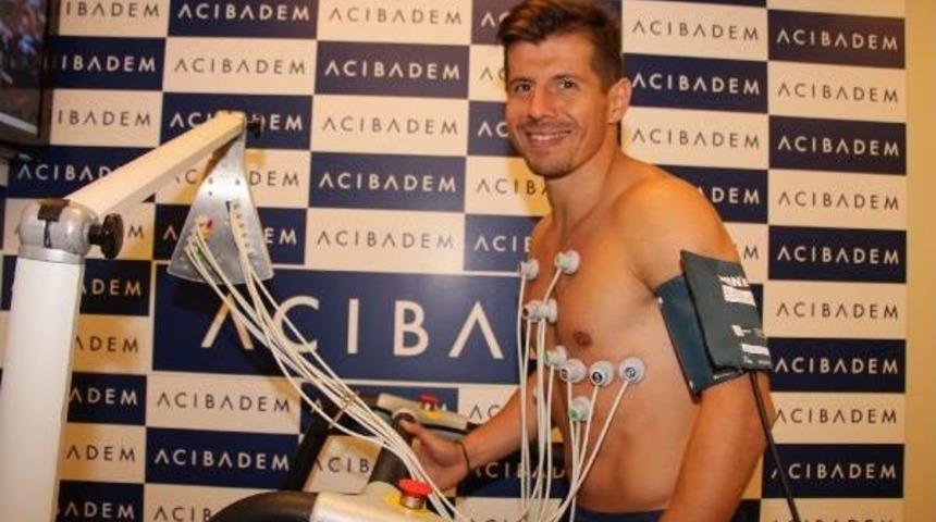 Emre Belözoğlu Sağlık Kontrolünden Geçti